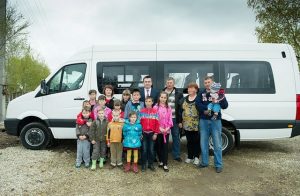 предоставлению автотранспорта (микроавтобуса) многодетным семьям